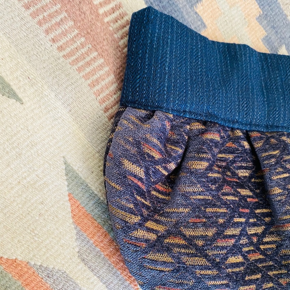 Ambatana Threads Clutch Handbag - Picture 3 of 9
